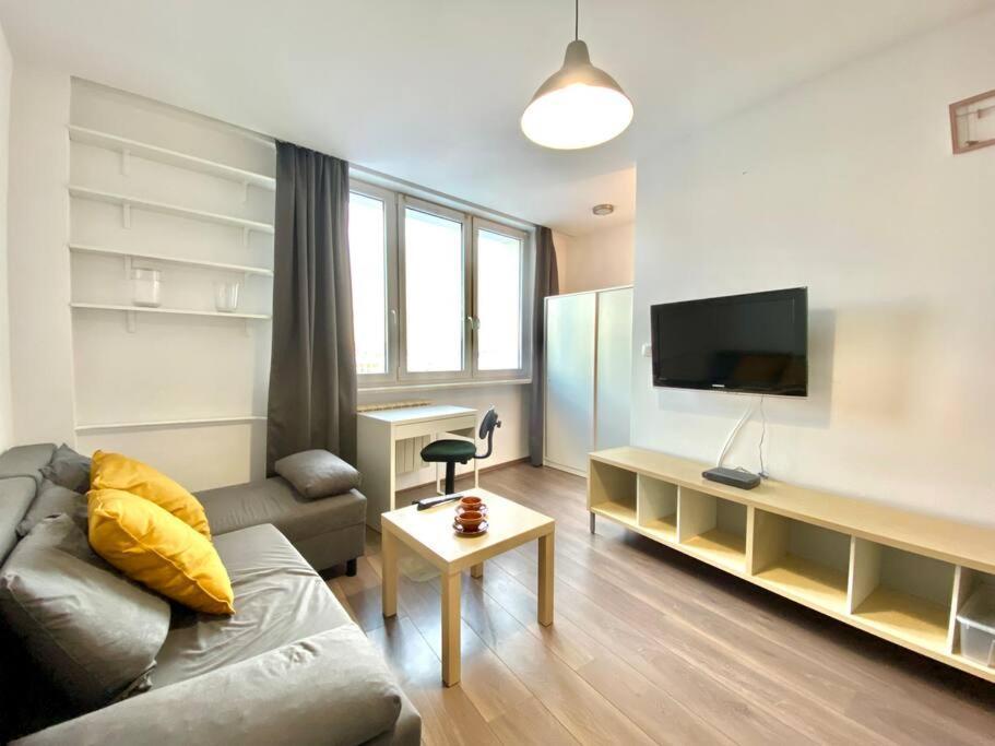 Studio Muranow By Esteum Host Apartment Warsaw Exterior photo